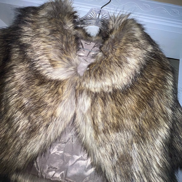 Faux fur shawl like new - Picture 3 of 4